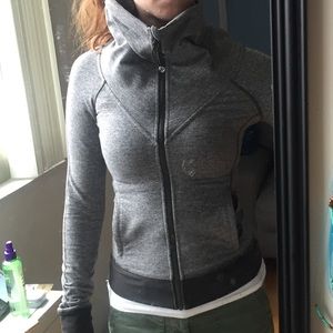 Lulu lemon 🍋 Size 2 grey/black zipup jacket